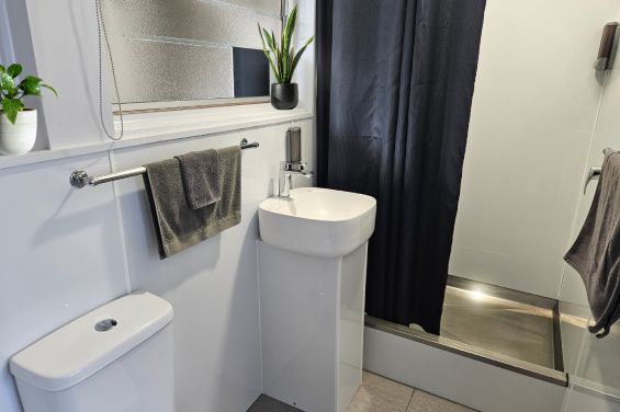 Single Bed Room bathroom